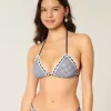 Bikinitop met halter en triangelmotief in haakstijl Bikinitop met halter en triangelmotief in haakstijl