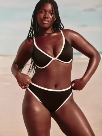 Curvy High-Leg High-Waist Ribbed Cheeky Bikinibroekje Curvy High-Leg High-Waist Ribbed Cheeky Bikinibroekje