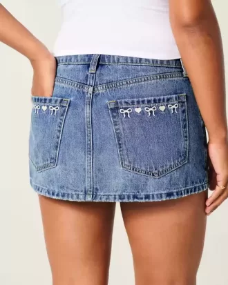 Curvy Low-Rise Denim Mini Skort met Geborduurde Strik Curvy Low-Rise Denim Mini Skort met Geborduurde Strik