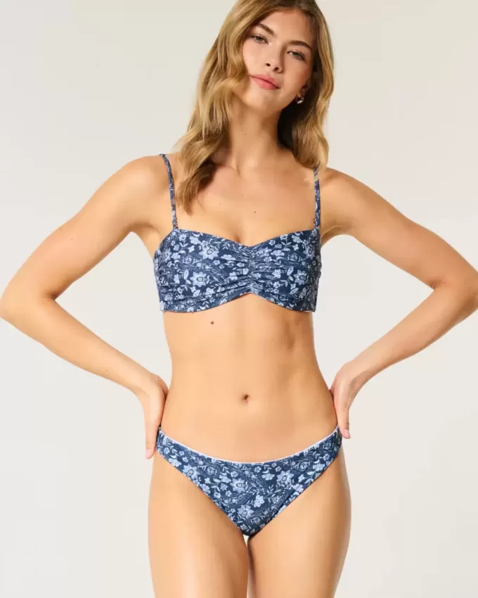 Omkeerbare laag uitgesneden Cheeky Bikinibroekje