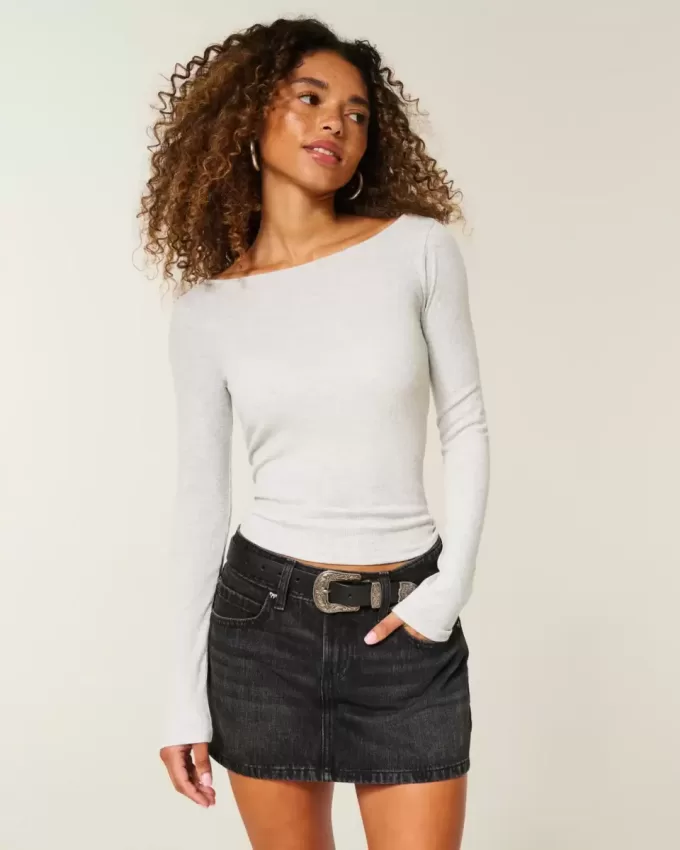 Top met lange mouwen en schuine hals Top met lange mouwen en schuine hals